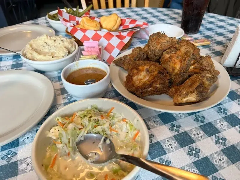 What to order: the signature fried chicken and classic sides