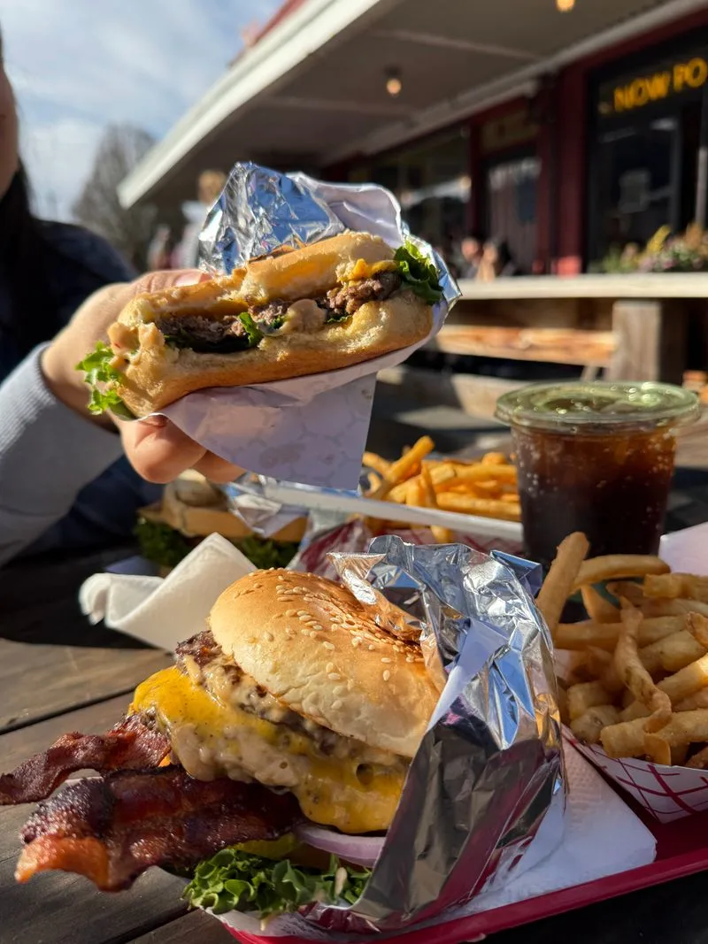 What to order first time: the classic cheeseburger