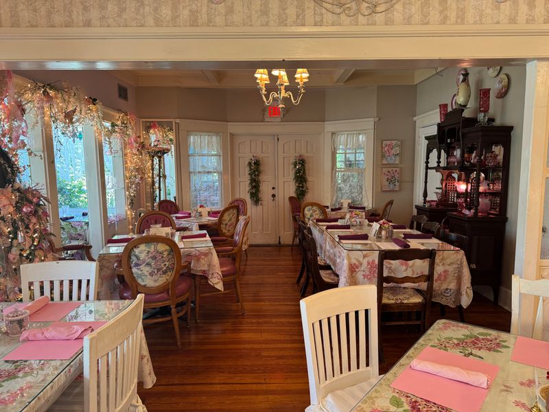 Inside the lavender house: lace, light, and vintage charm