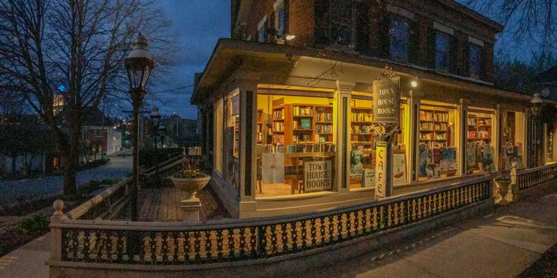 Town House Books (St. Charles)