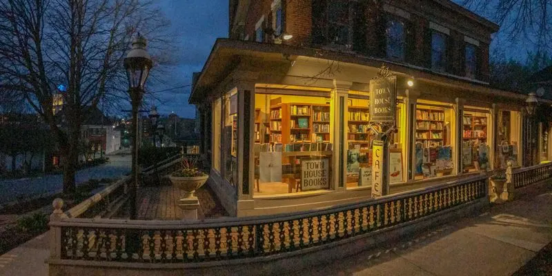 Town House Books (St. Charles)