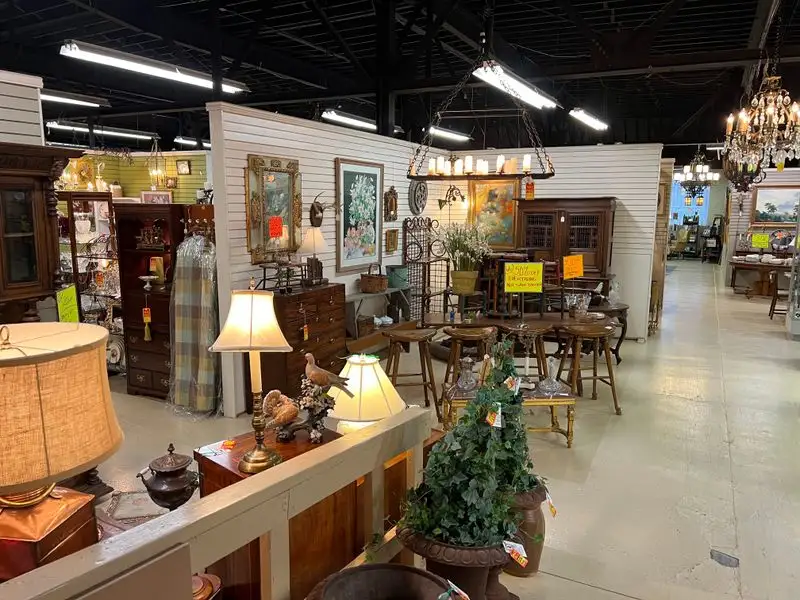 Hanna Antiques Mall &mdash; Birmingham, AL