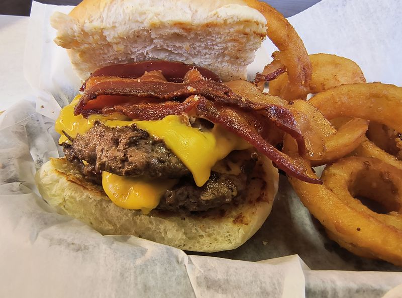 The Legendary Cheeseburger