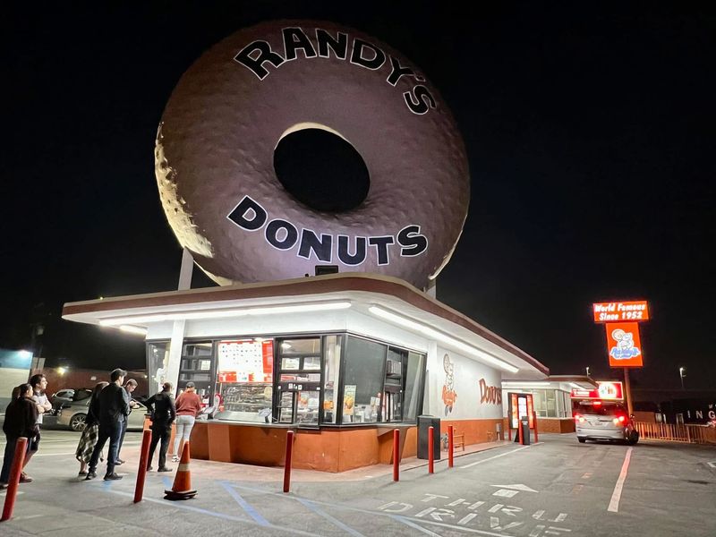 California &ndash; Randy&rsquo;s Donuts (Los Angeles)