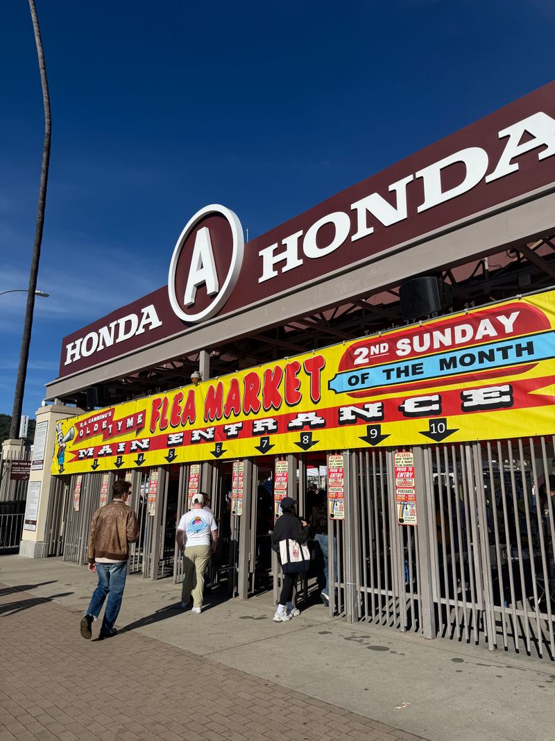 California &ndash; Rose Bowl Flea Market, Pasadena