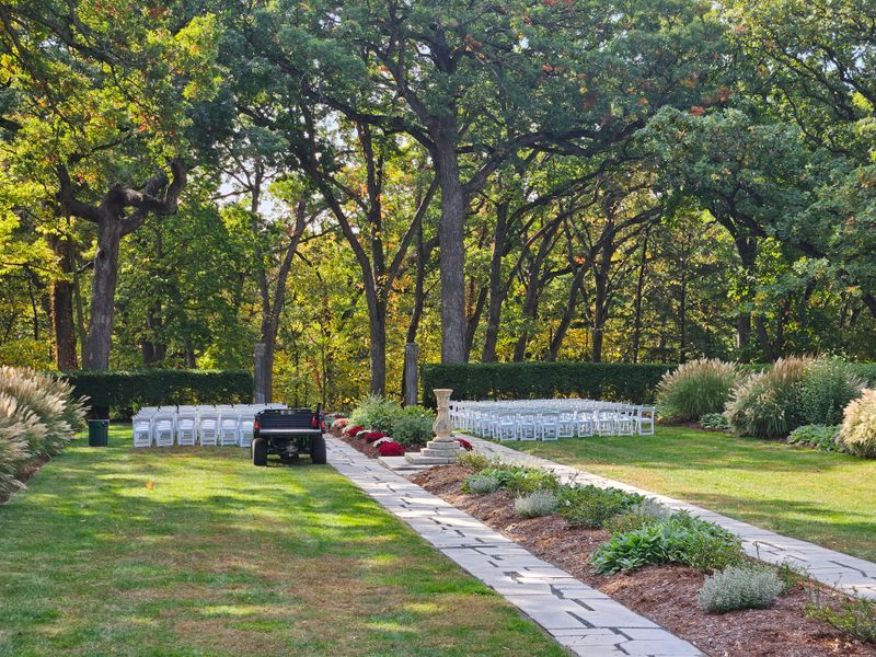 Gardens, terraces, and seasonal color