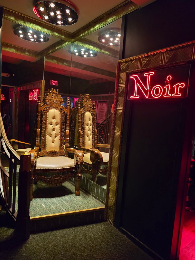 Reservations, Hours, and What to Expect