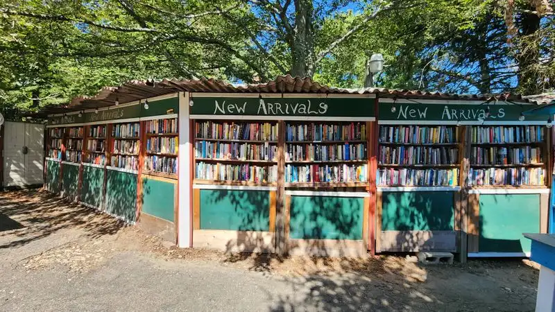 The Book Barn (Niantic)