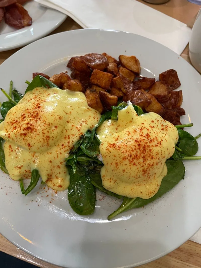 Hole in the Wall &mdash; Sebastopol, CA