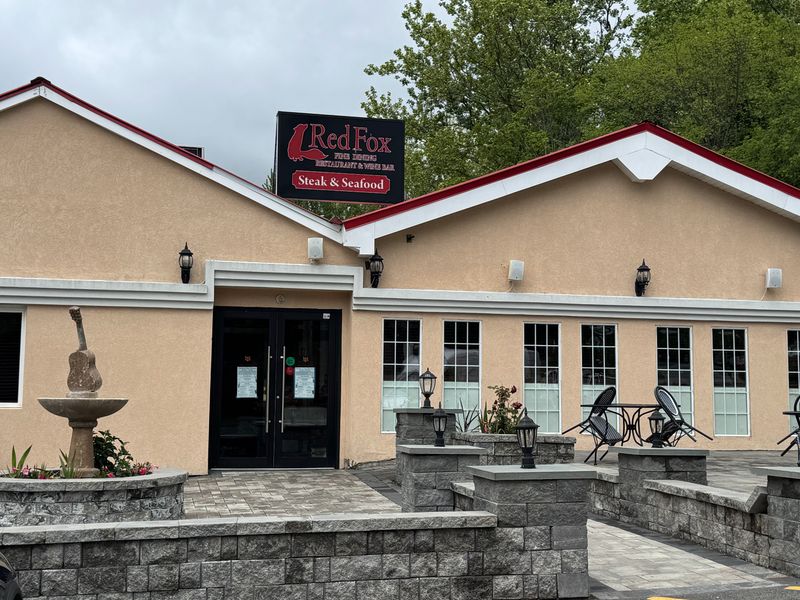 Red Fox Restaurant & Bar &mdash; Middletown