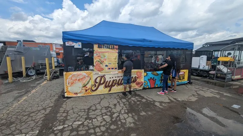 Food court finds and quick breaks