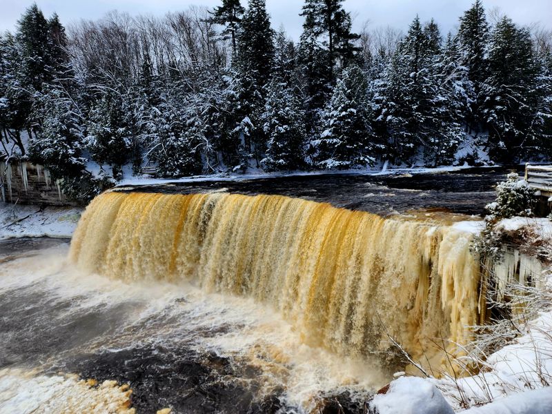 Tahquamenon Falls &mdash; Paradise, Michigan