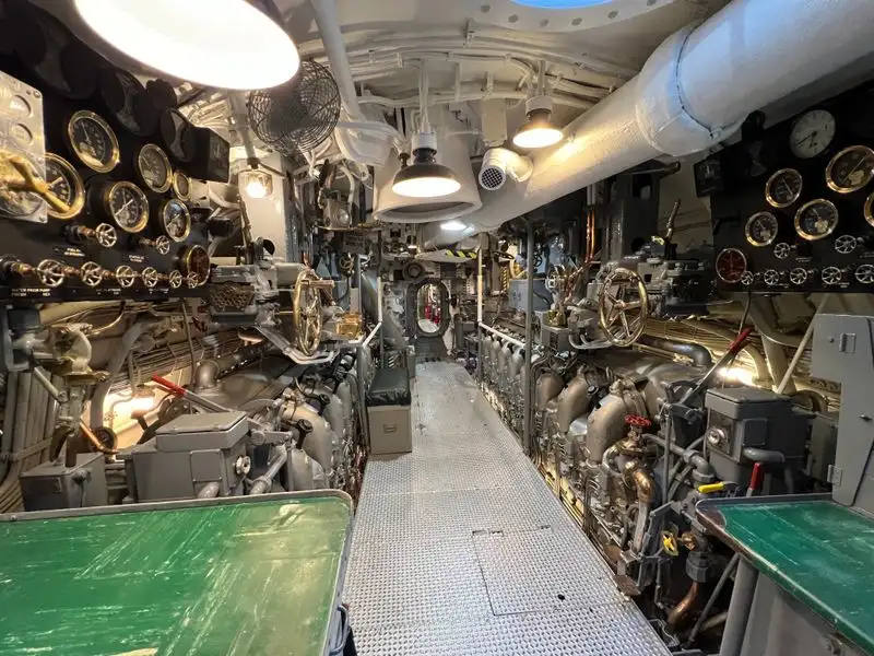 USS Bowfin Submarine and Pacific Fleet Submarine Museum
