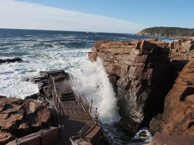 Thunder Hole: Timing the Roar