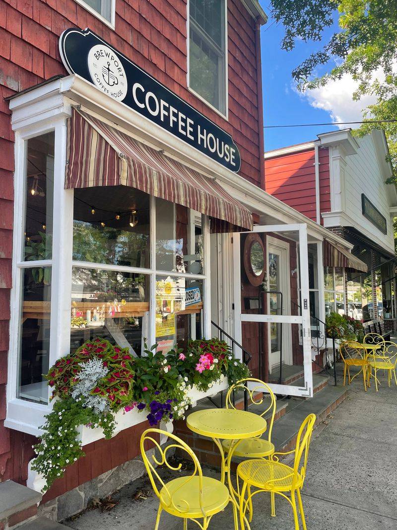 Caf&eacute; culture and morning rituals