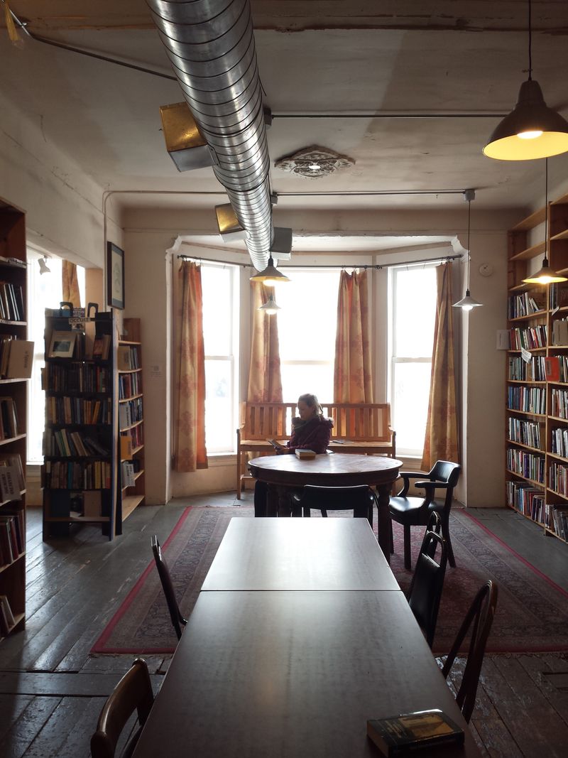 Events: poetry and performances