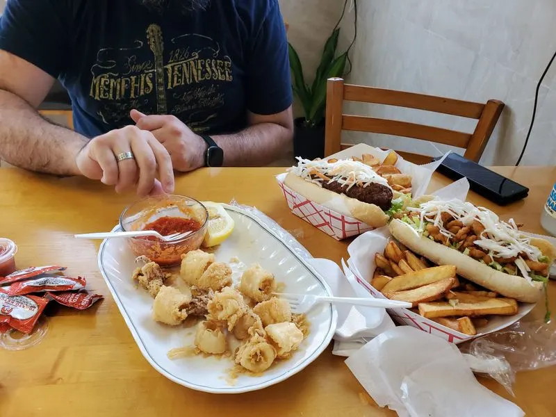 Crispy Calamari With Lemon-Garlic Aioli