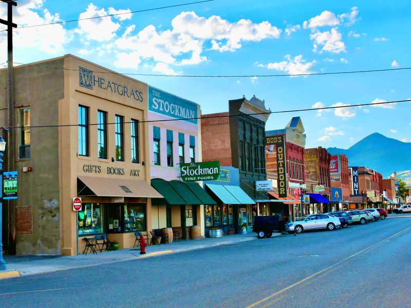 Wheatgrass Books &mdash; Livingston, MT