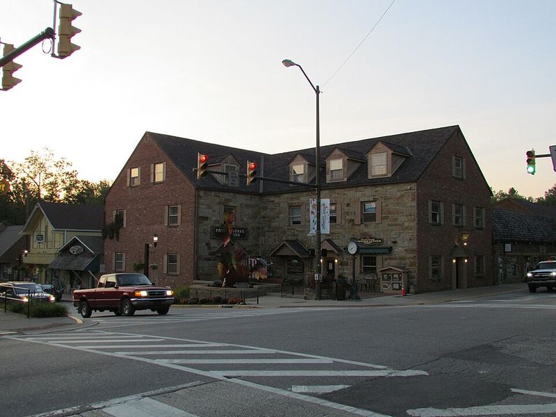 Charming Downtown Shops on Main and Van Buren