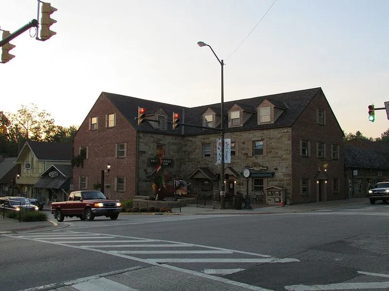Charming Downtown Shops on Main and Van Buren