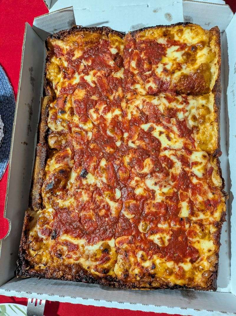Loui's Pizza — Hazel Park, MI