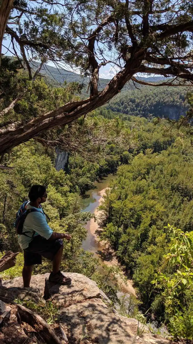 Hiking the Goat Trail to Big Bluff (Hemmed-In Hollow vicinity)