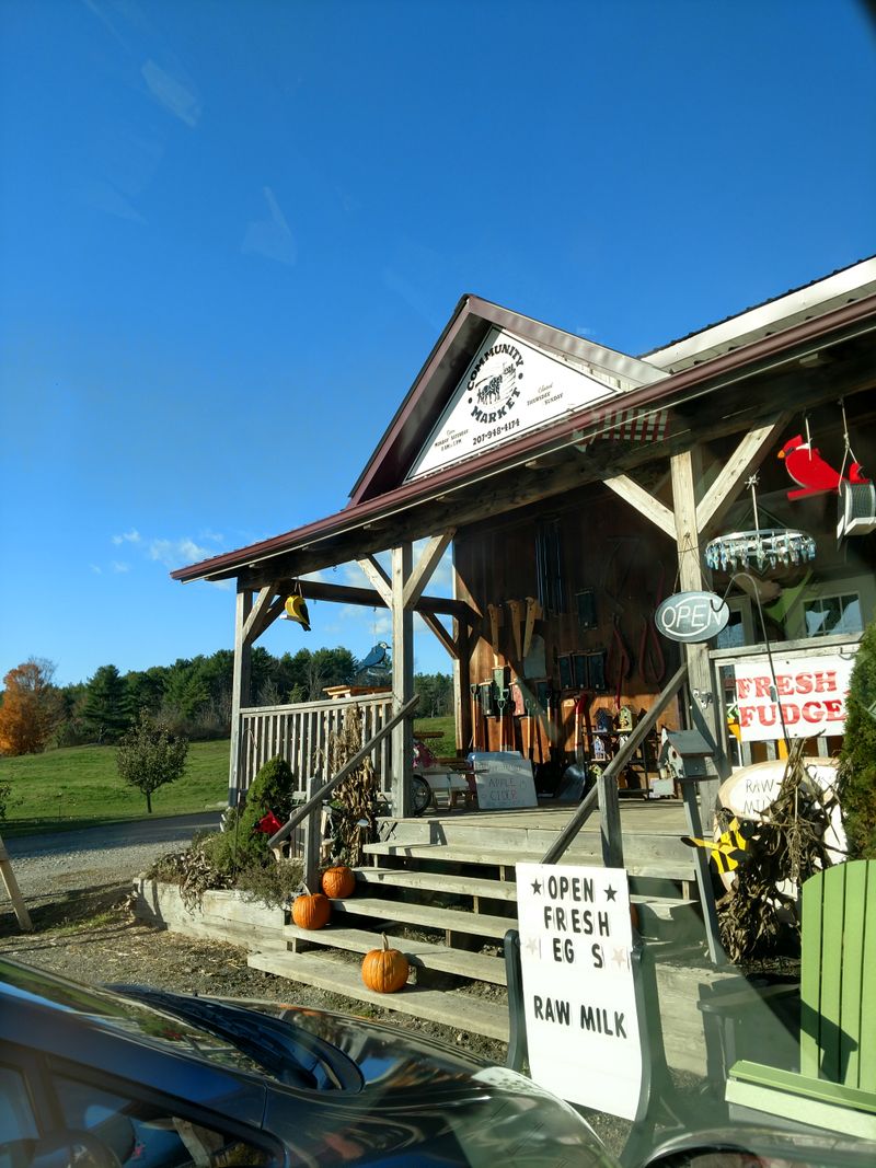 Simple Sweets: Cookies, Fudge, Pies, And Cinnamon Rolls