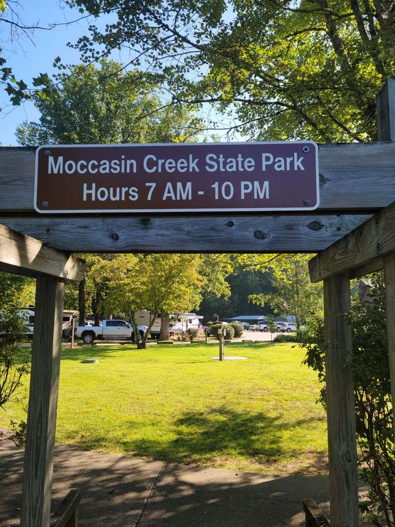 Planning basics: hours, parking, and amenities