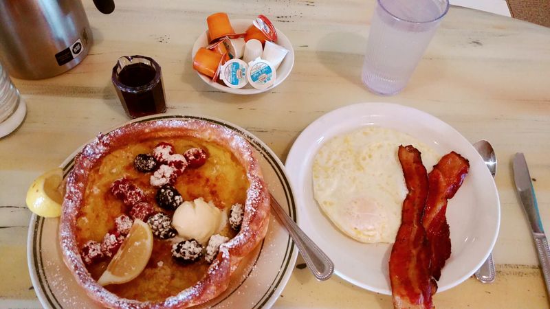 Dutch Boy Pancake Dessert Share