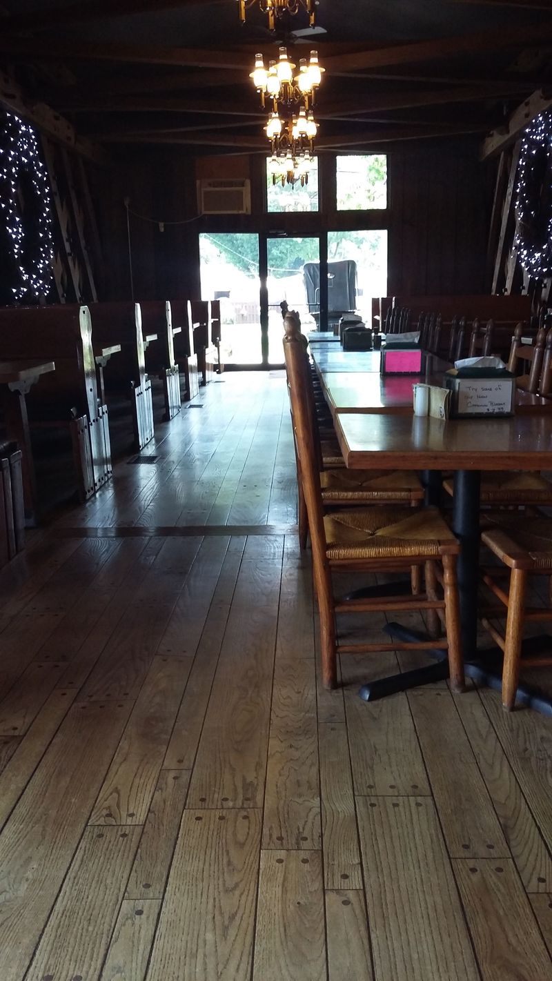 Service, Cleanliness, and That Welcoming Small Town Vibe