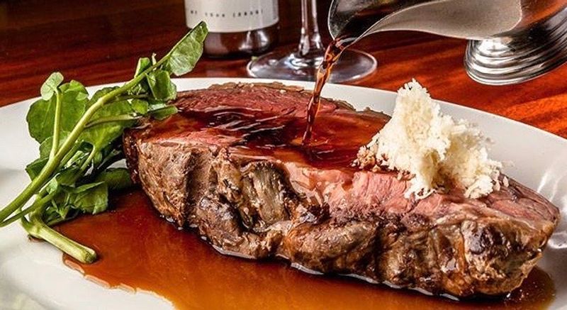 Steaks, tomahawk, and cooking approach