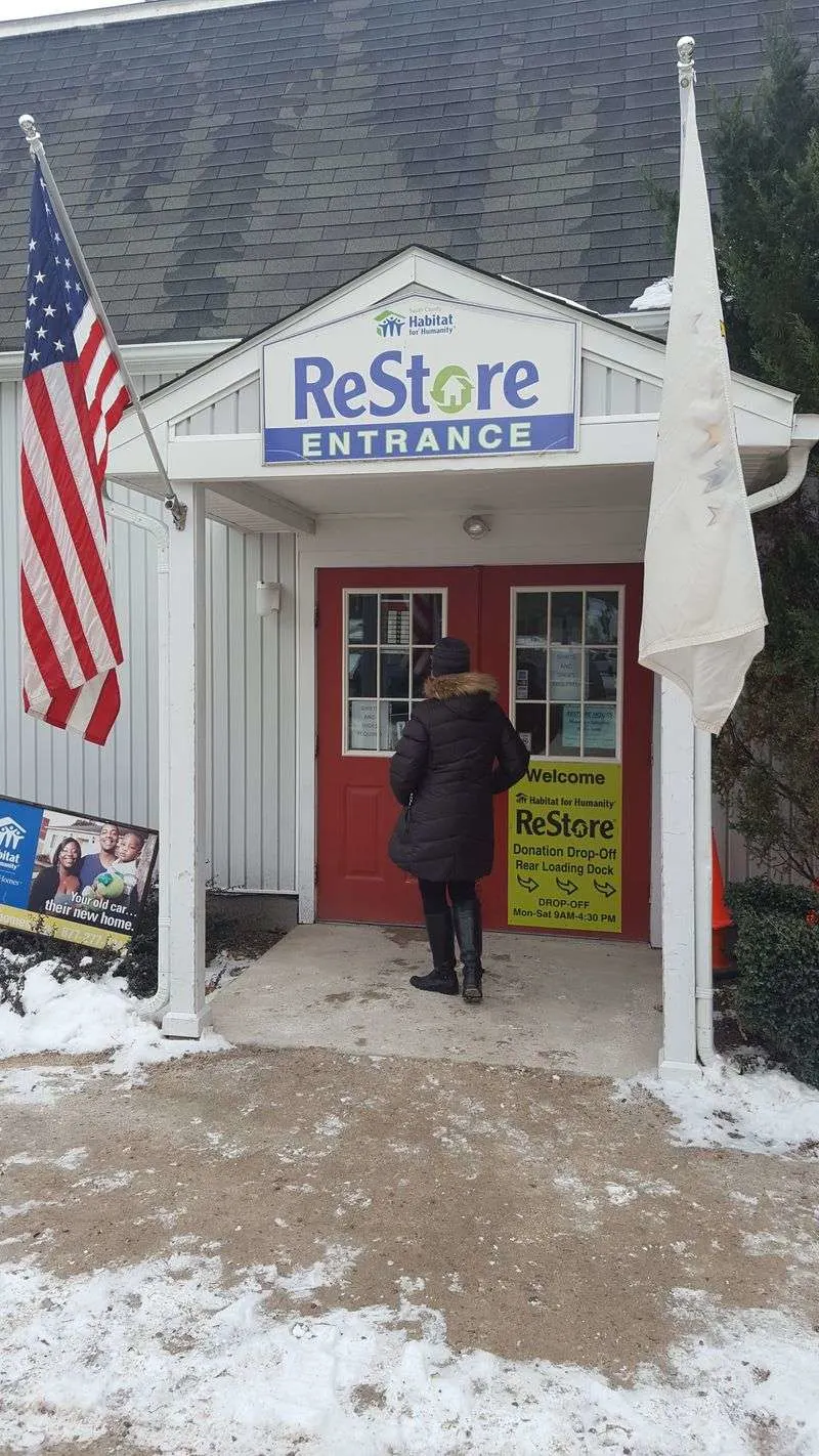 ReStore RI - Charlestown