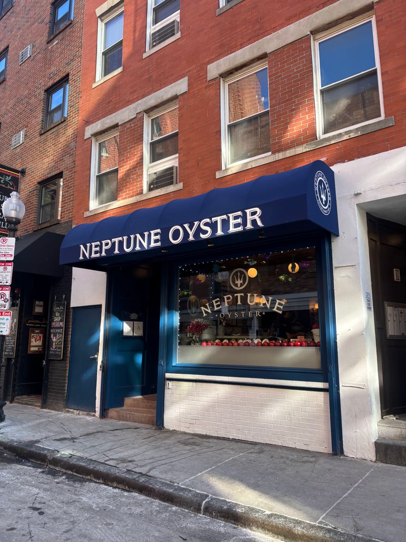 Neptune Oyster &ndash; Lobster Roll