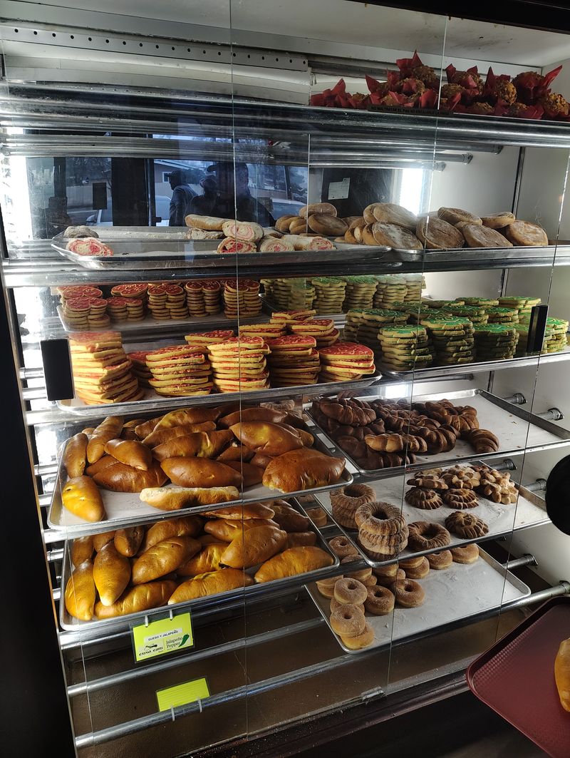 Panadería La Estrella — Fresno, CA