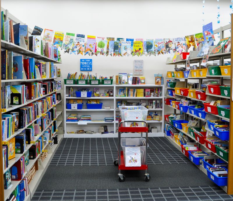 REACH Literacy-REACH a Reader Used bookstore &mdash; Sioux Falls, SD