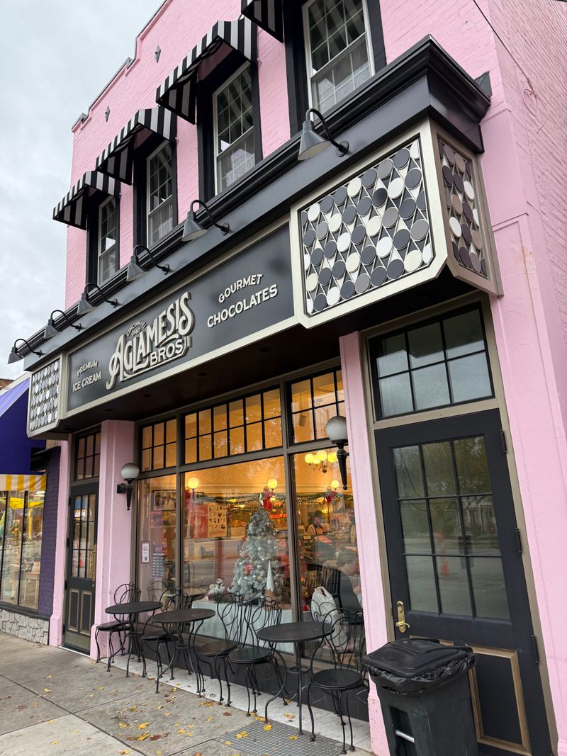 Aglamesis Bro's Ice Cream & Chocolates &mdash; Cincinnati, Ohio
