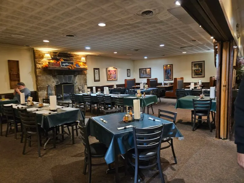 Atmosphere, memorabilia, and that Owensboro welcome