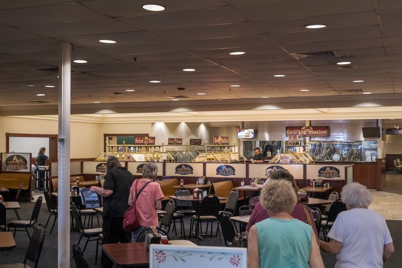 Service, seating, and timing your meal