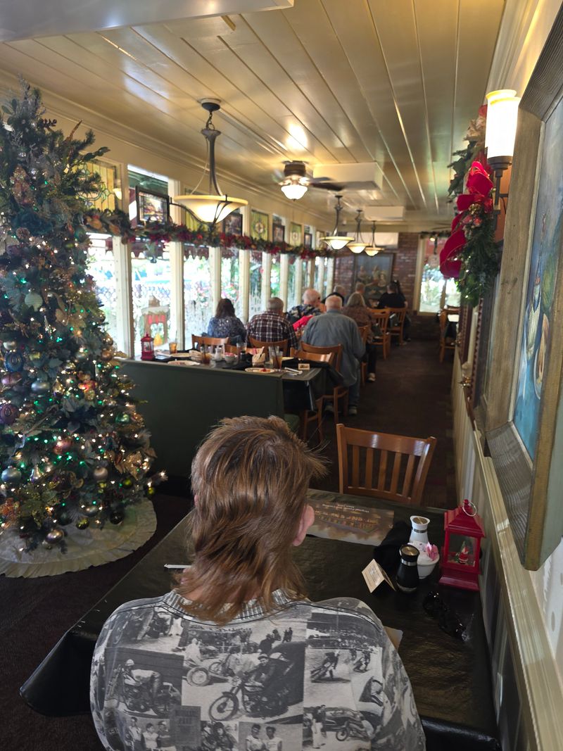 Atmosphere and service