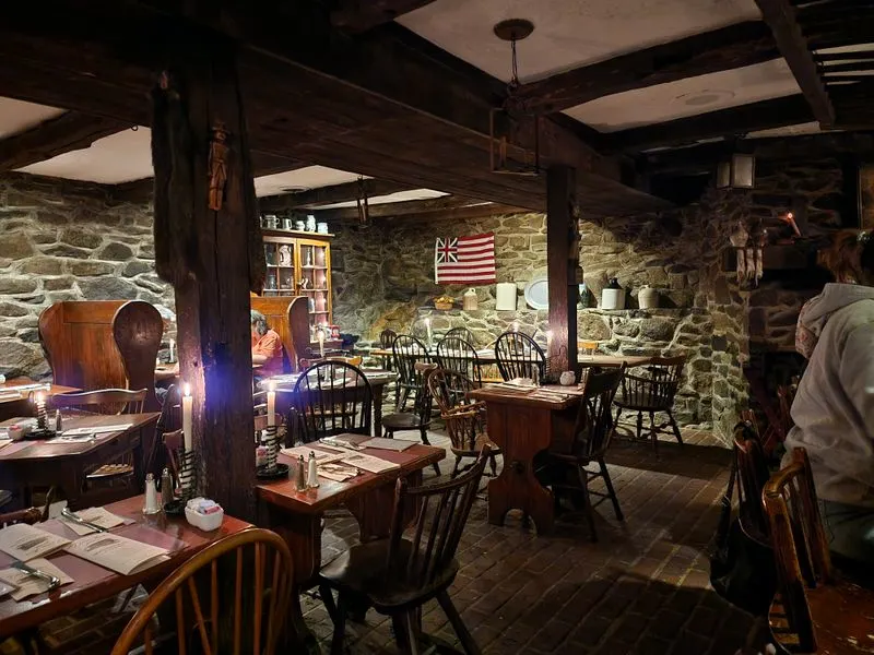 Candlelit Colonial Atmosphere