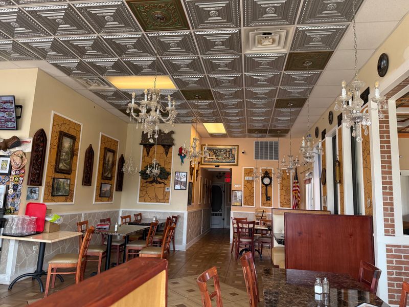 Lamb lovers go to plate