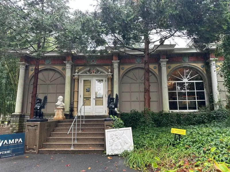 Practical Tips: Getting There, Timing, and Respectful Conduct