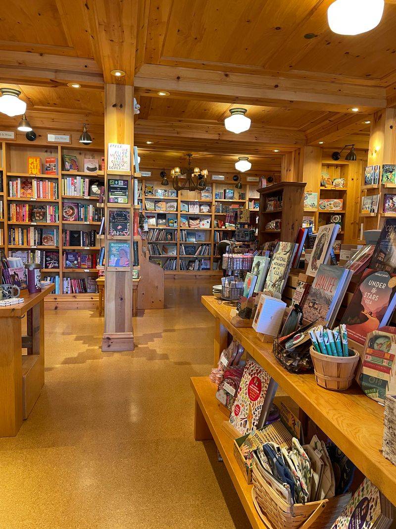Copperfield&rsquo;s Books &mdash; Mill Creek, Washington