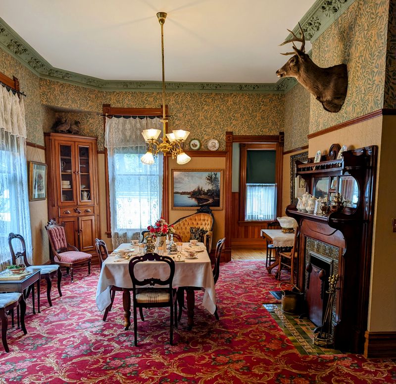 Hemingway Birthplace Home &mdash; Oak Park, Illinois
