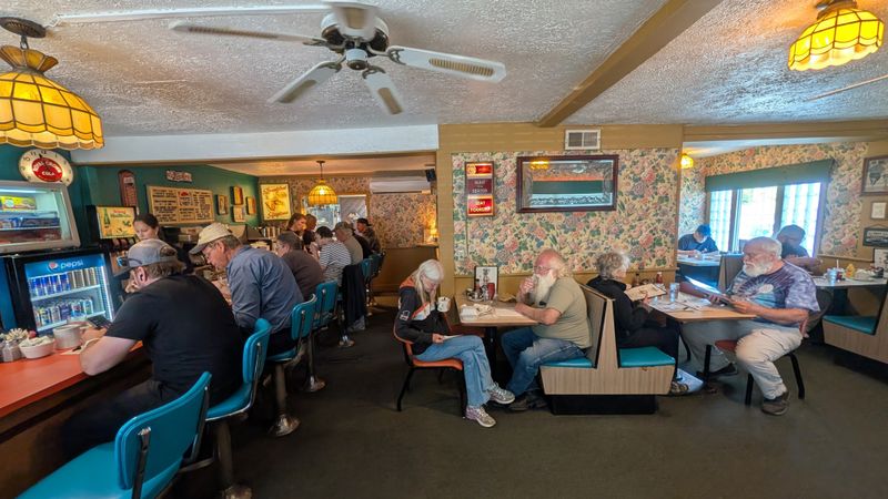 Vibe, service, and atmosphere you will feel the moment you walk in