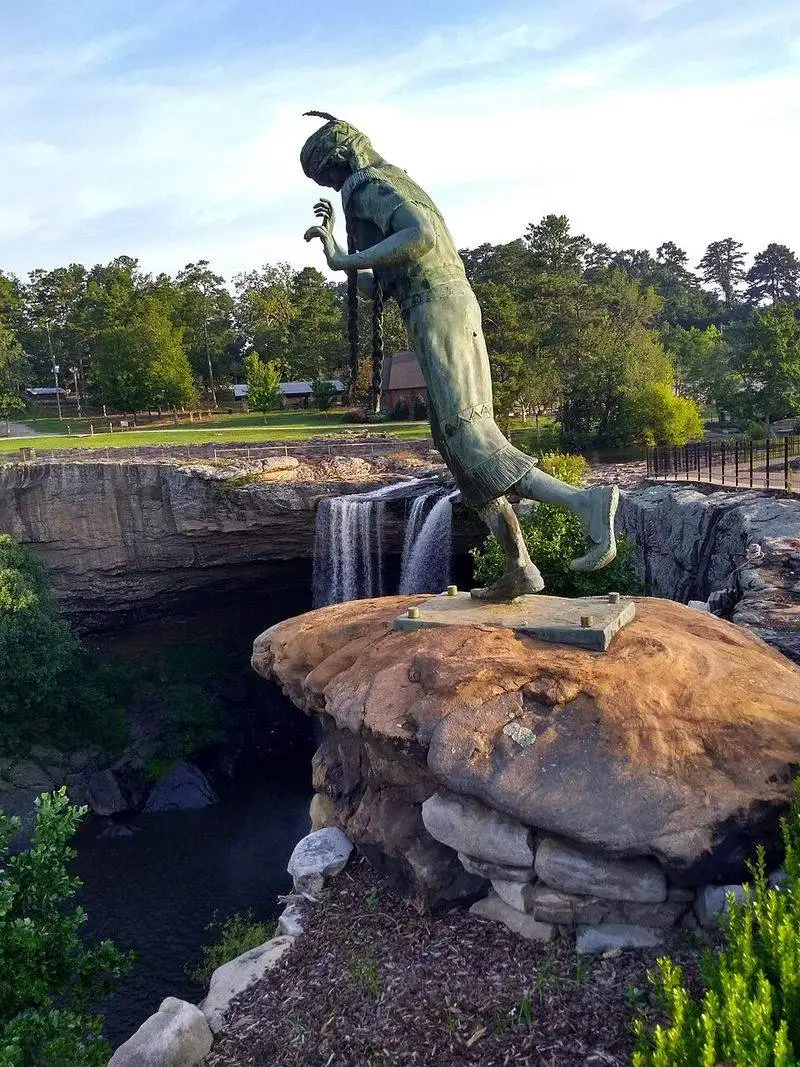 Noccalula Falls Park