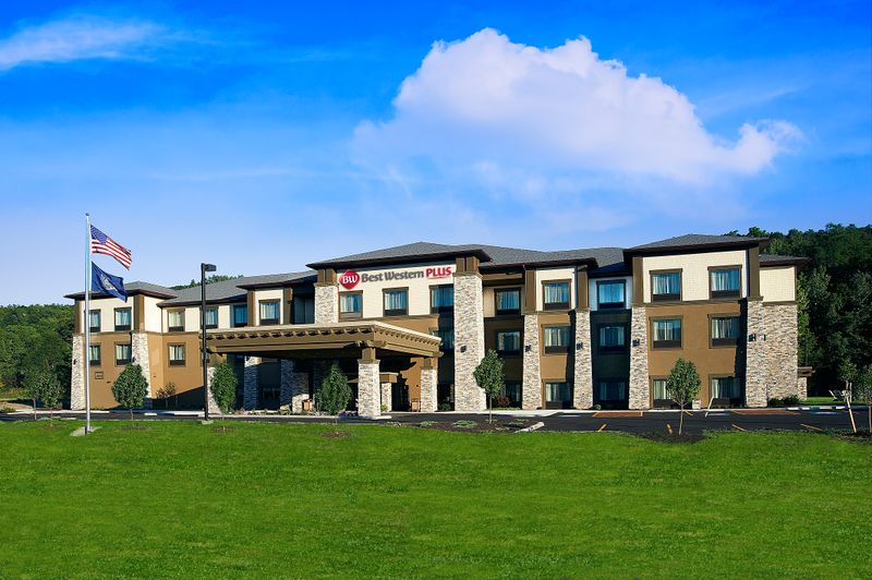 Lakeside Lodging and Cozy Inns