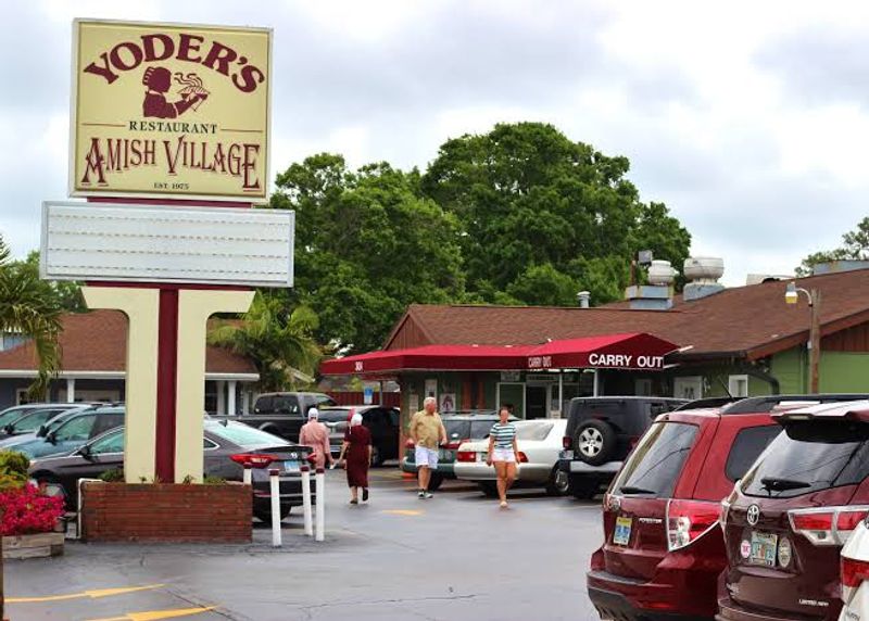 Yoder&rsquo;s Amish Village: pies, comfort plates, and porch chatter