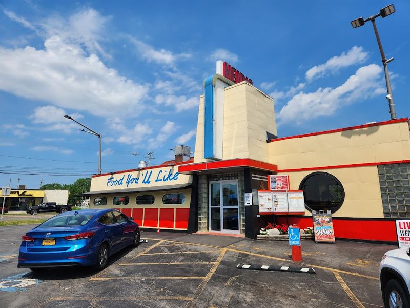 A Century Of Syracuse-Area Tradition