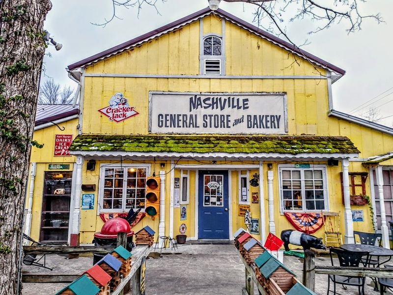 Make it a mini itinerary in Nashville, Indiana
